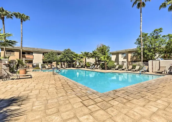 3 Mi To Camelback Ranch: W/ Pool Access Holiday home