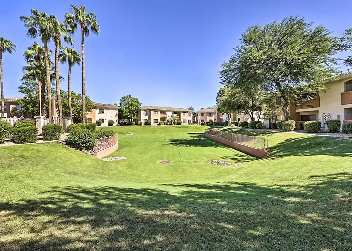Holiday home 3 Mi To Camelback Ranch: W/ Pool Access *