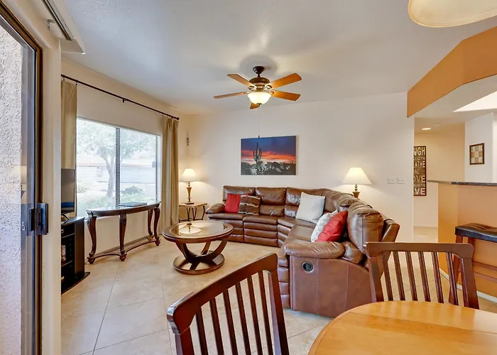 3 Mi To Camelback Ranch: W/ Pool Access Holiday home