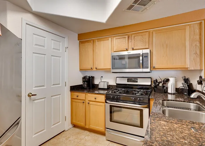 3 Mi To Camelback Ranch: W/ Pool Access *